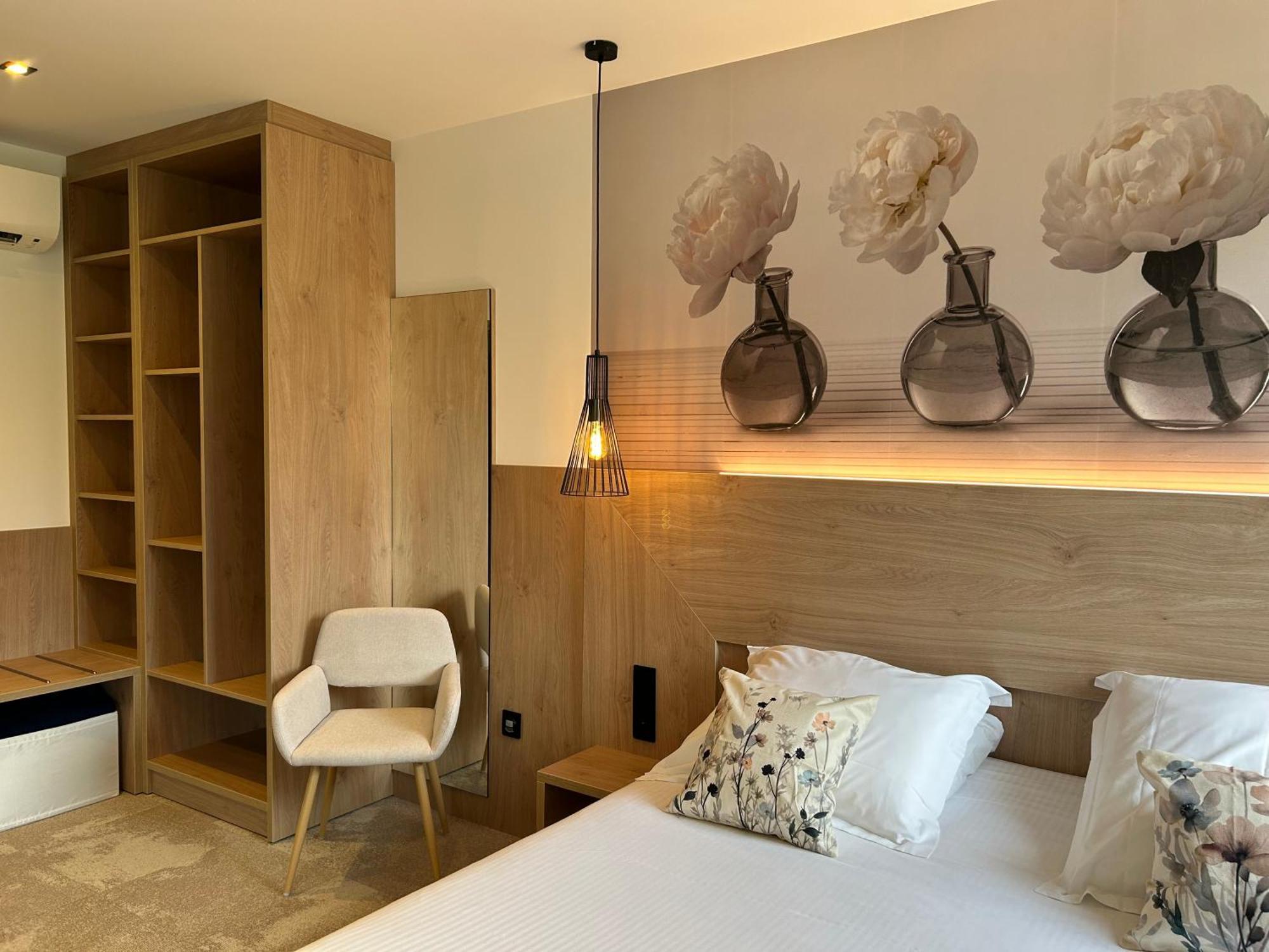 Les Orchidees , Hotel & Restaurant 默兹河畔凡尔登 外观 照片