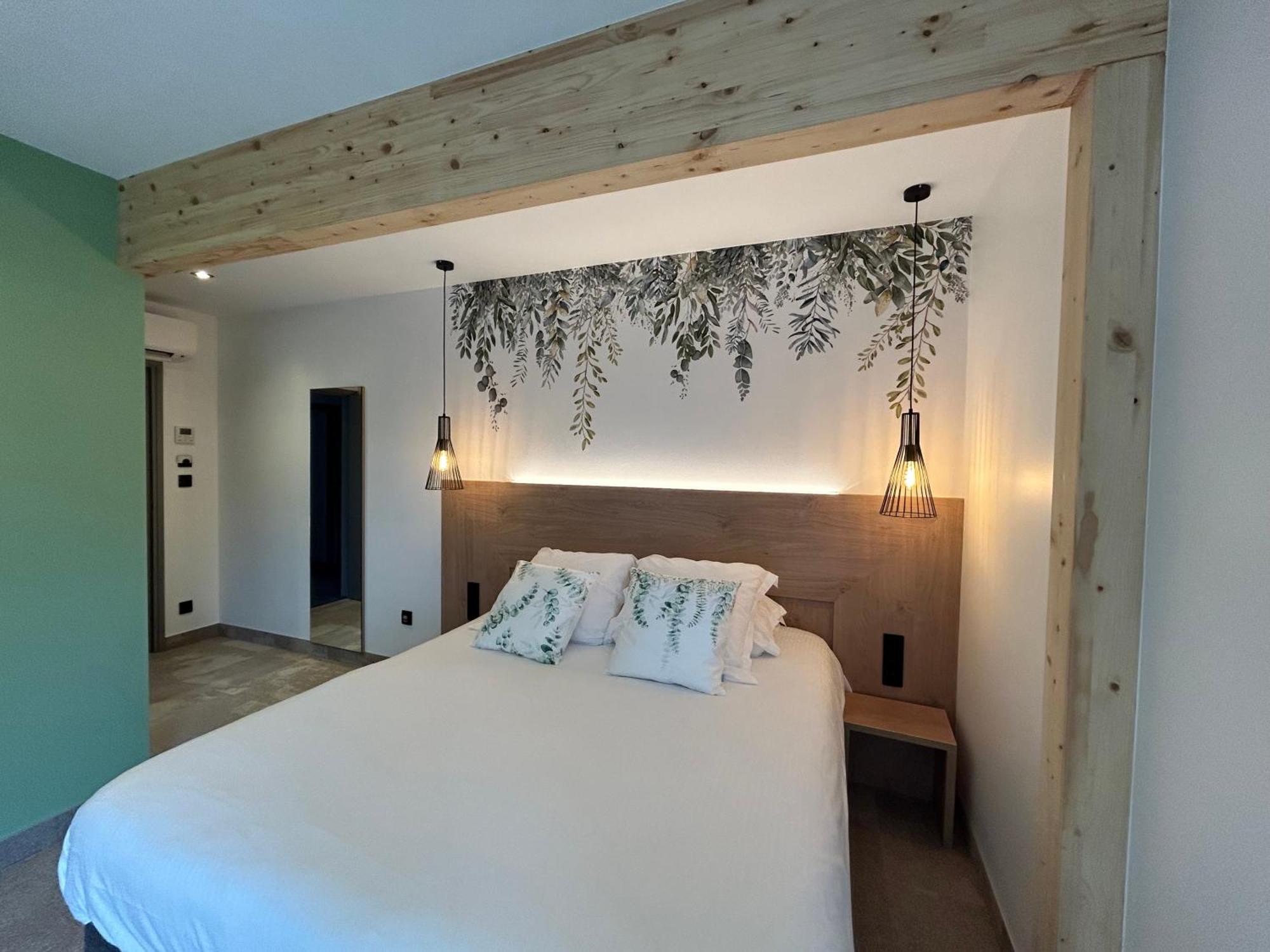 Les Orchidees , Hotel & Restaurant 默兹河畔凡尔登 外观 照片