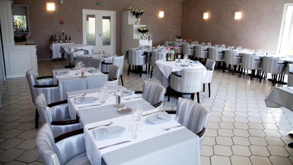 Les Orchidees , Hotel & Restaurant 默兹河畔凡尔登 外观 照片